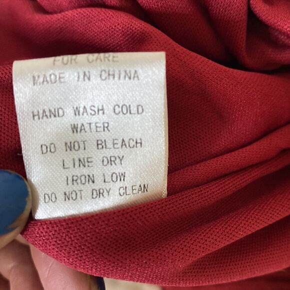 Purple Snow Burgundy Red 3/4 Sleeve Cold Shoulder Crinkle Romper Lined Sz S Vid - Picture 12 of 16